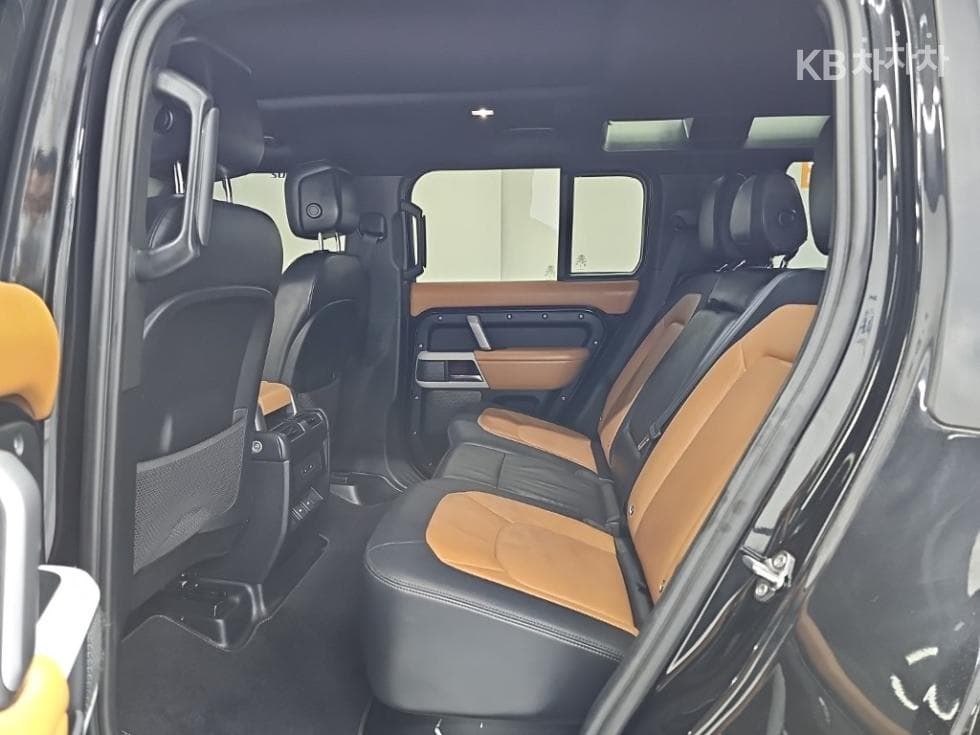 Land Rover 디펜더(L663)110 P300 X-DYN SE - 12