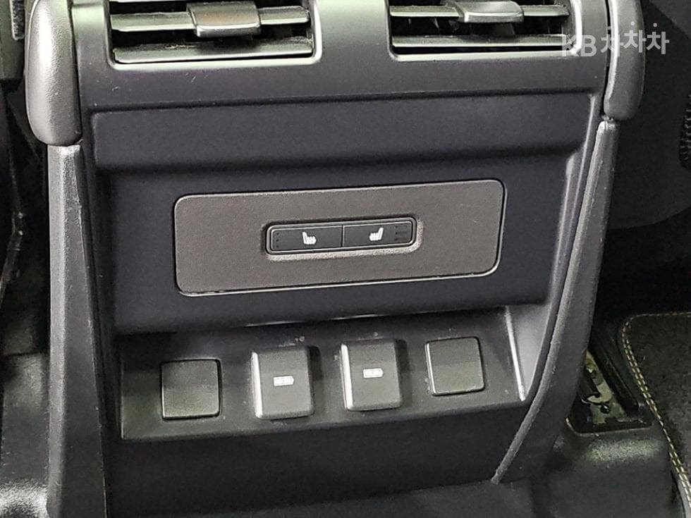 Land Rover 디펜더(L663)110 P300 X-DYN SE - 13