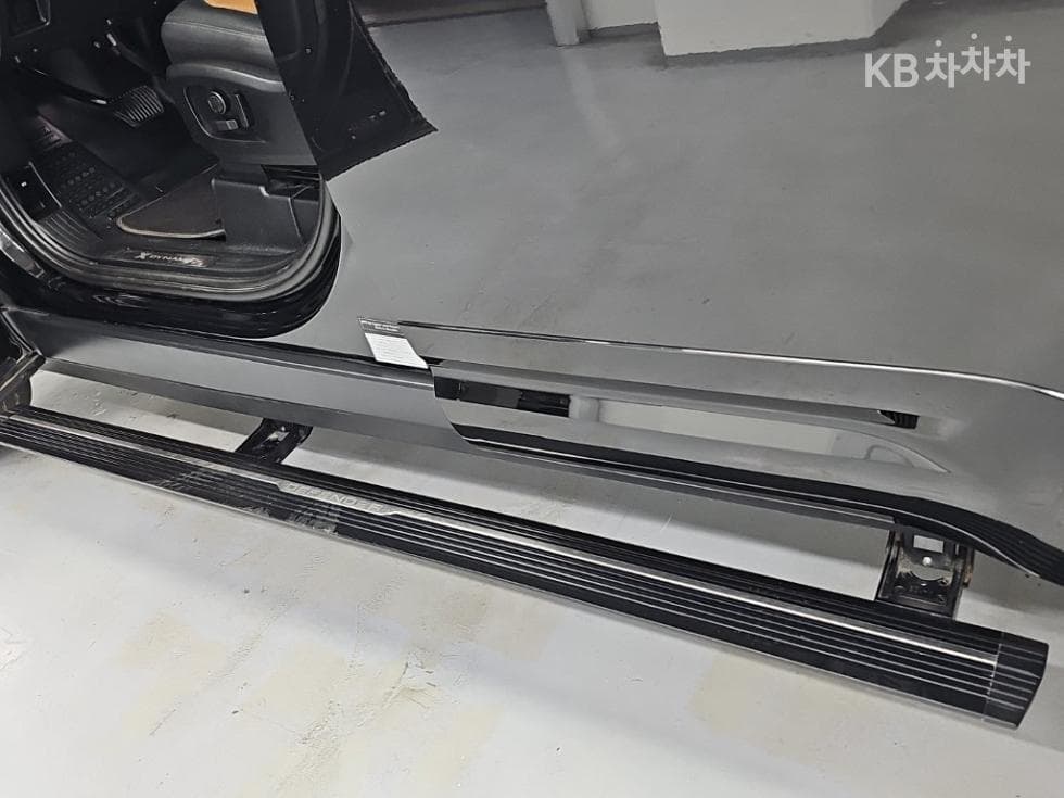 Land Rover 디펜더(L663)110 P300 X-DYN SE - 14