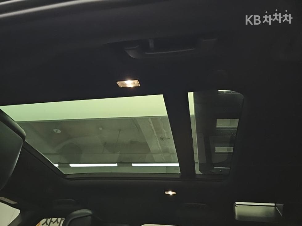 Land Rover 디펜더(L663)110 P300 X-DYN SE - 15