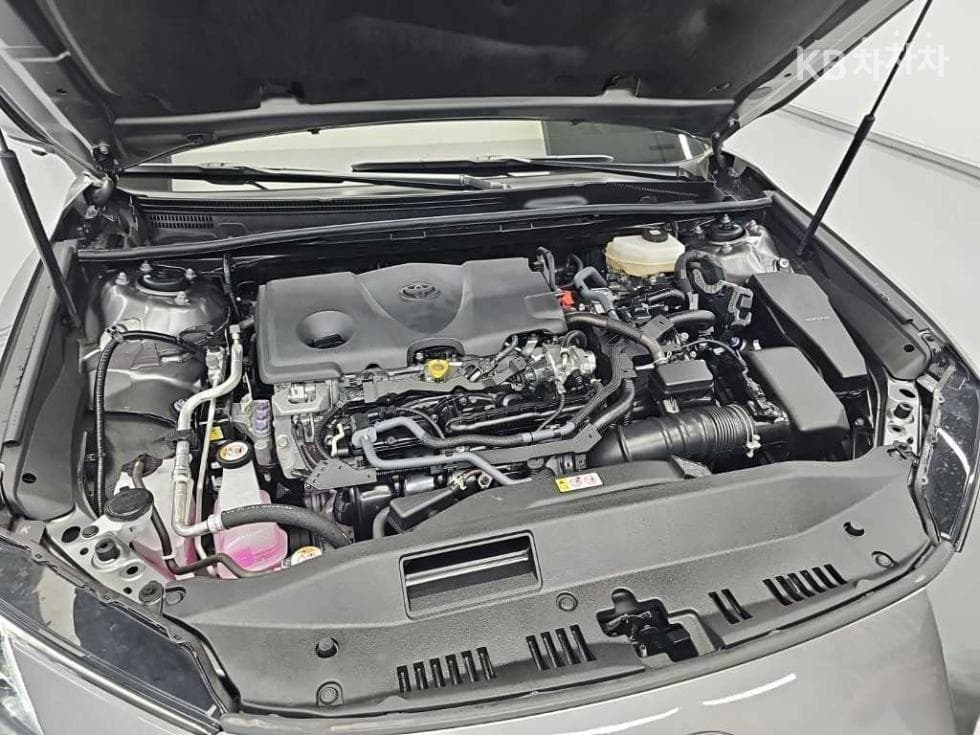 Toyota Camry XV802.5L hybrid XLE Premium - 5