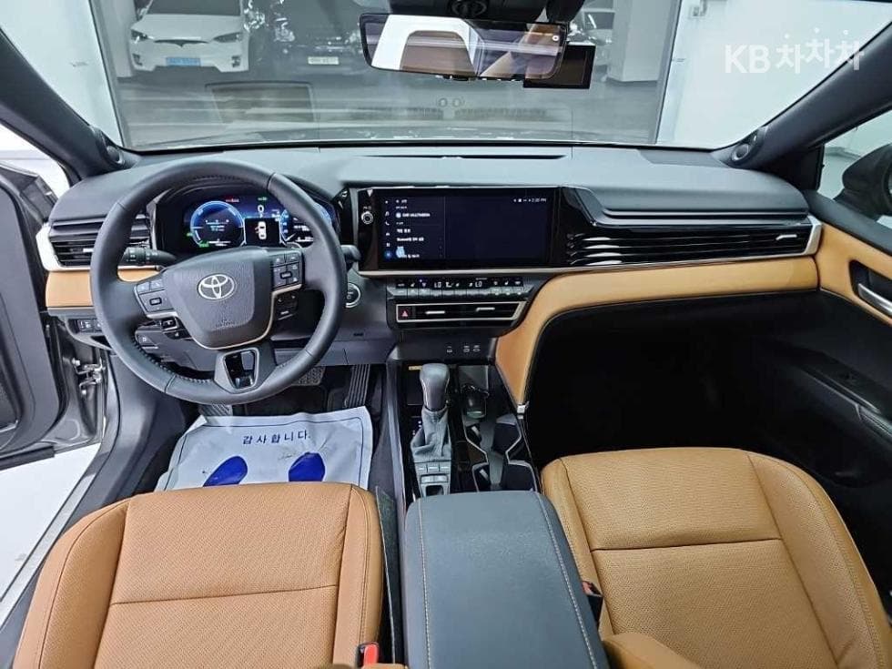 Toyota Camry XV802.5L hybrid XLE Premium - 7