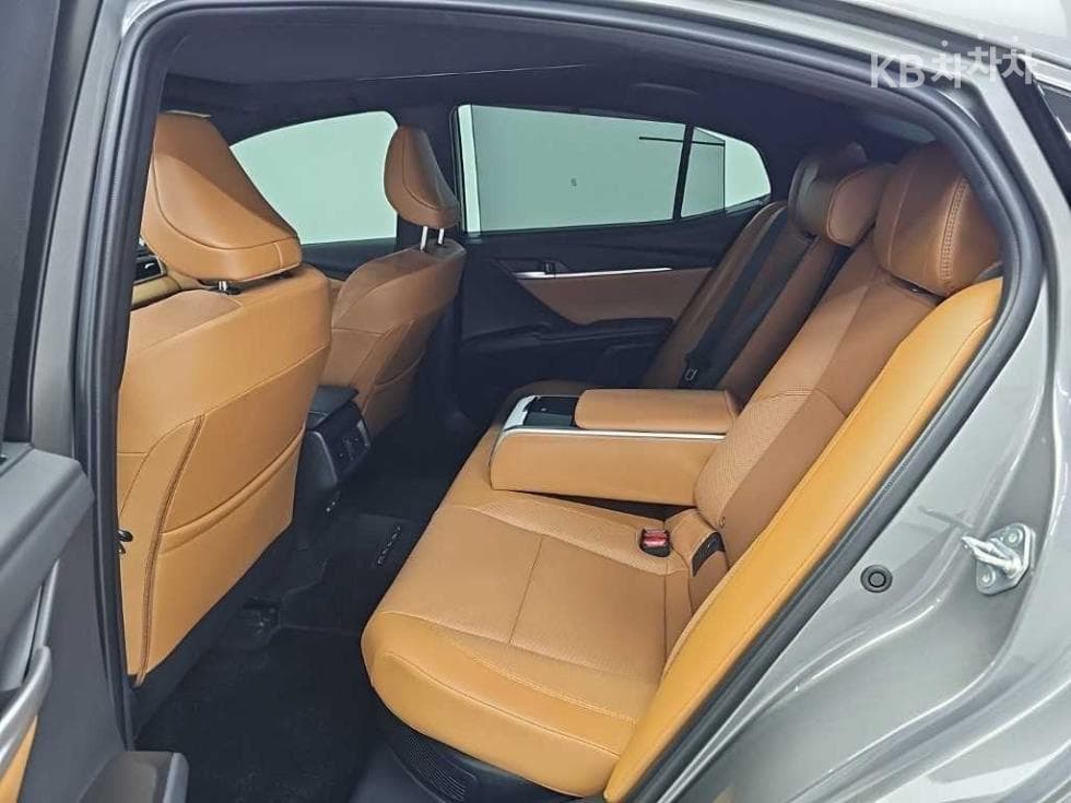 Toyota Camry XV802.5L hybrid XLE Premium - 12