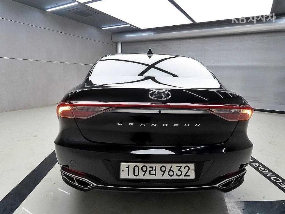 Hyundai The New (facelift) Grandeur (Azera)2.5 Calligraphy - 3