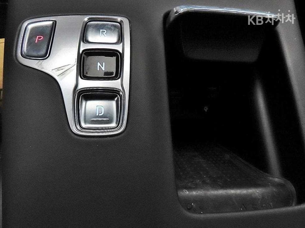 Hyundai The New (facelift) Grandeur (Azera)2.5 Calligraphy - 10