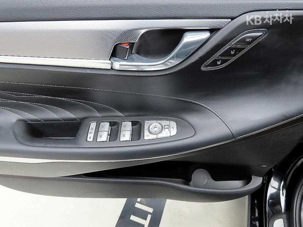 Hyundai The New (facelift) Grandeur (Azera)2.5 Calligraphy - 11