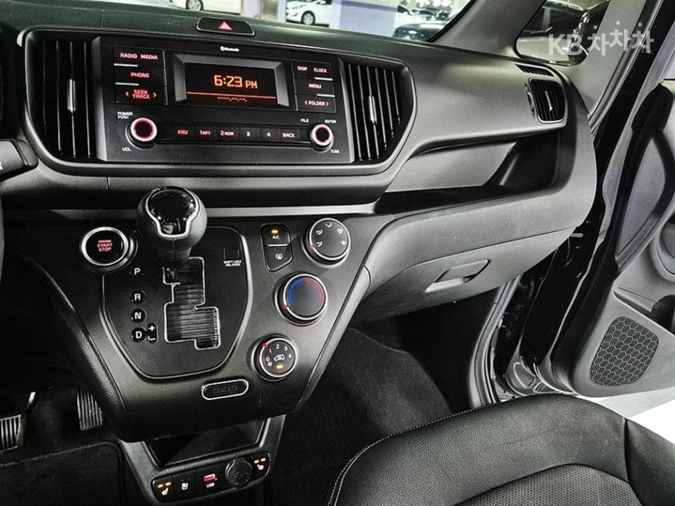 Kia The New (facelift) Kia Ray (van)1.0 Gasoline Prestige - 13