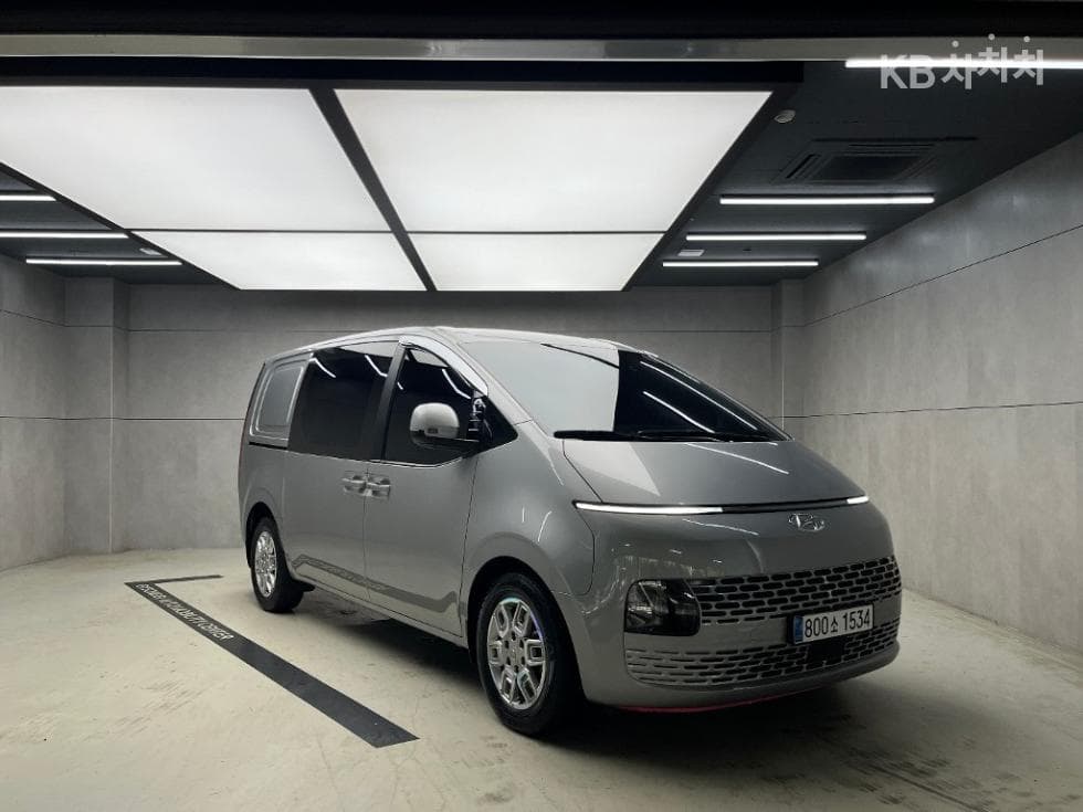 Хюндай Staria Cargo 2.2 Cargo 5 Modern - Image 1
