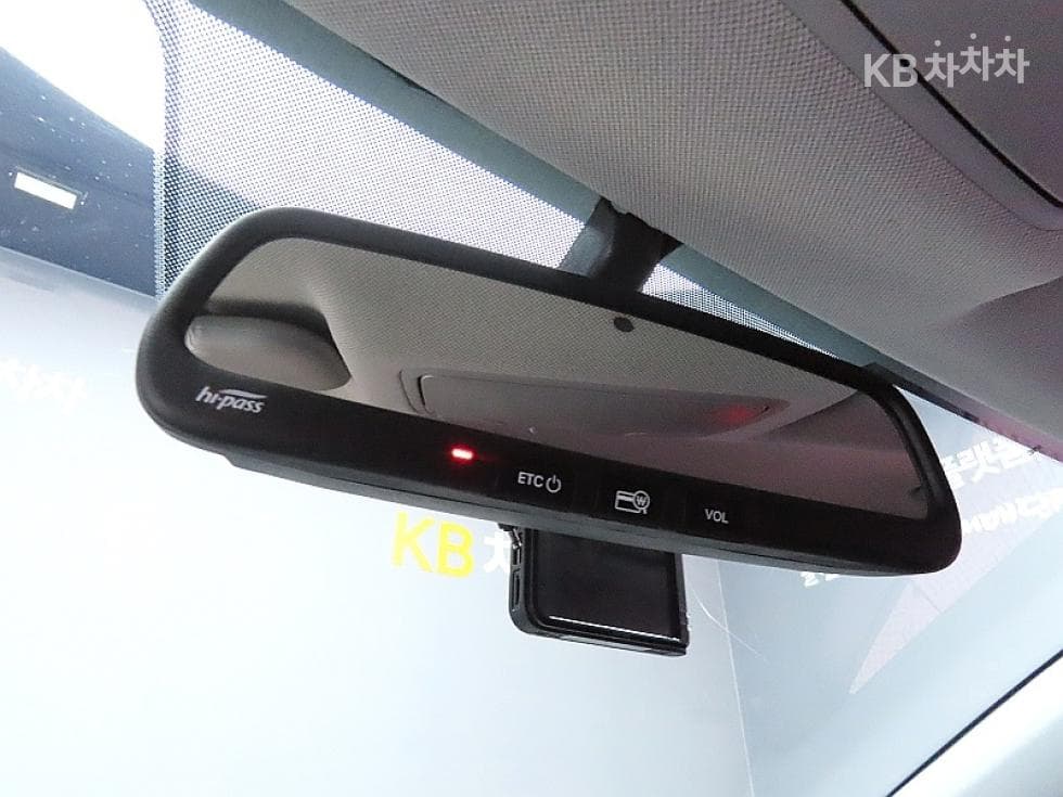 Hyundai Avante (Elantra)AD1.6 GDi Value Plus - 16