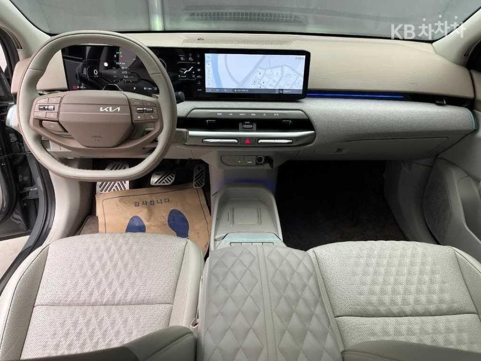Kia EV4Long Range 2WD 어스 - 7