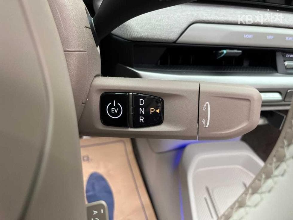 Kia EV4Long Range 2WD 어스 - 10