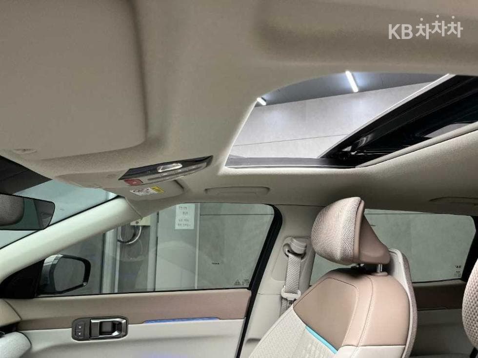 Kia EV4Long Range 2WD 어스 - 15