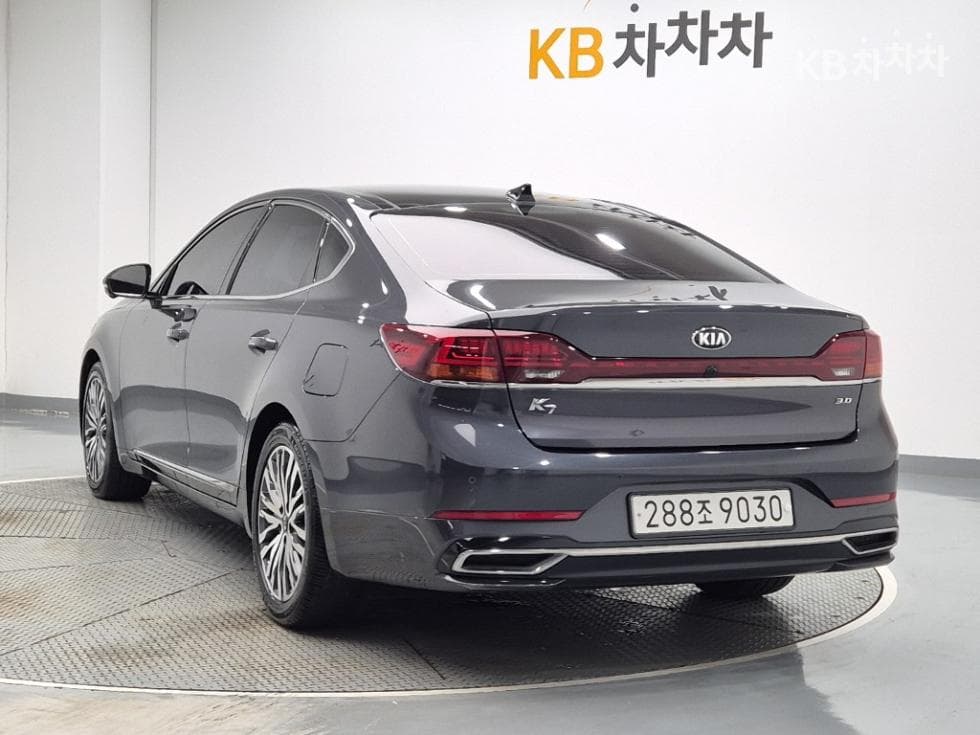 Kia K7 Premiere3.0 GDi Noblesse - 2
