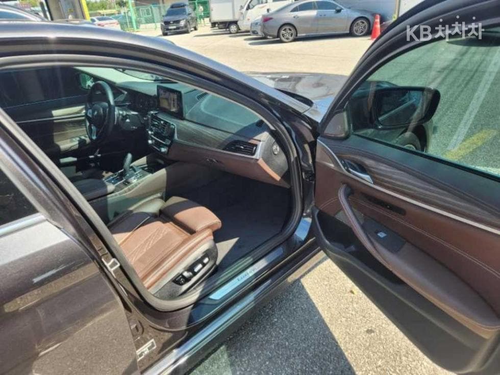 BMW 올New5 Series (G30)530i Luxury - 11
