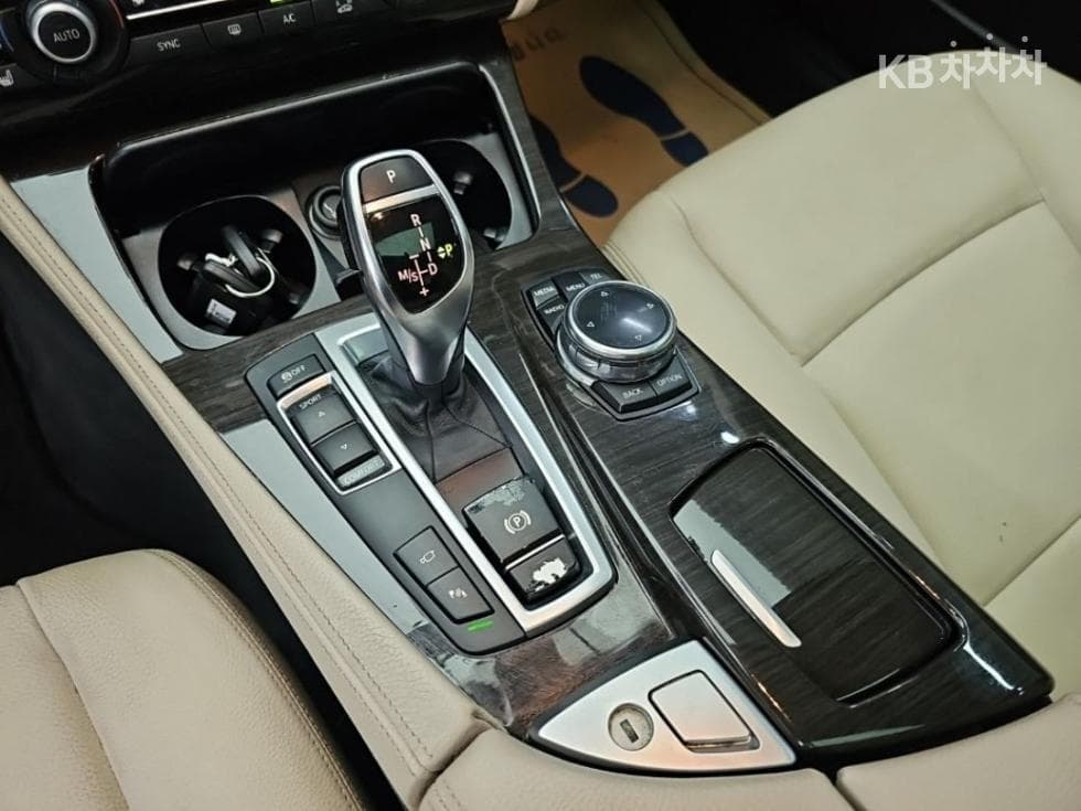 BMW Нов5 Серия528i Лукс Стандартен - 9