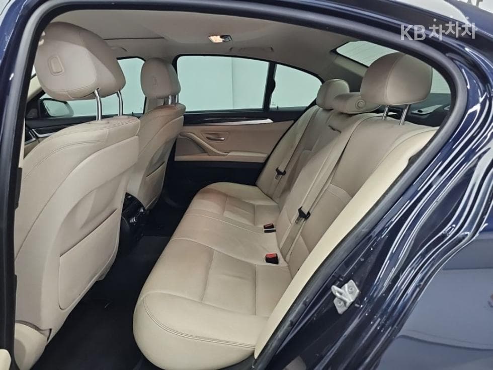 BMW Нов5 Серия528i Лукс Стандартен - 11