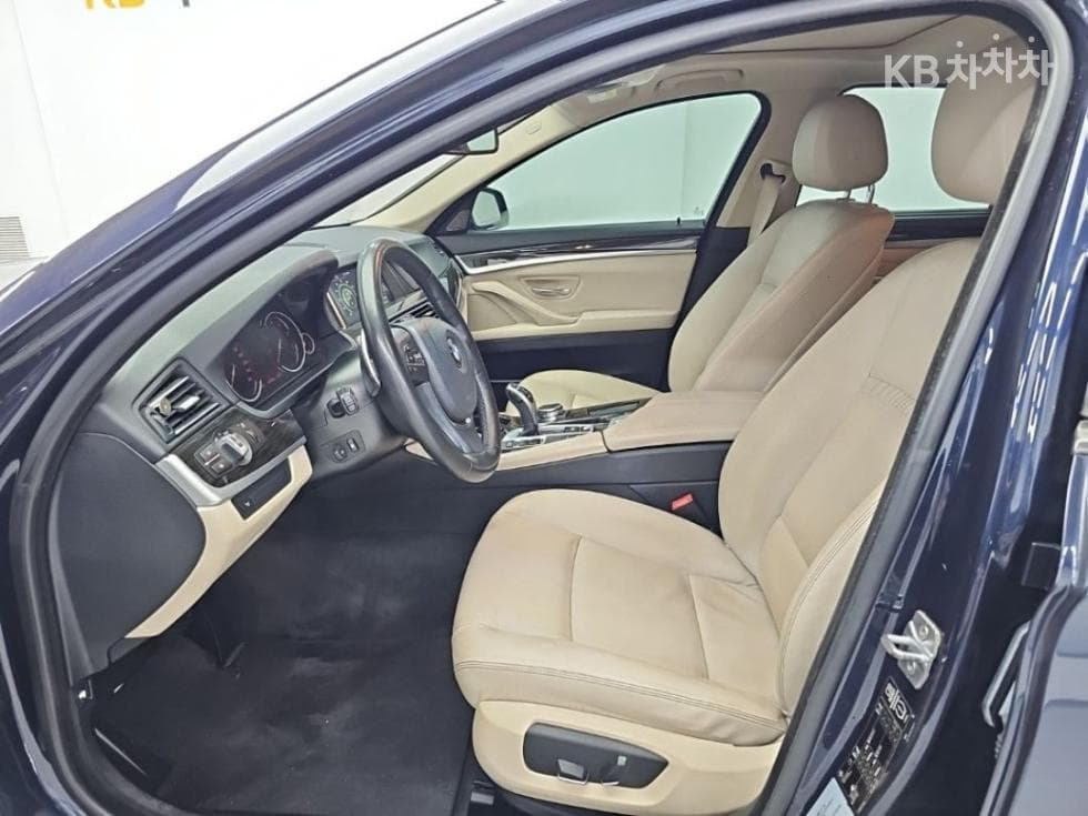 BMW Нов5 Серия528i Лукс Стандартен - 10