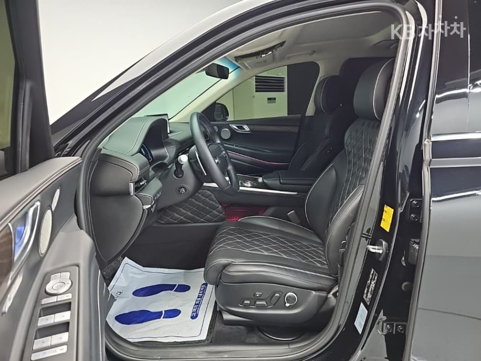 Genesis GV802.5 Turbo Gasoline AWD - 11