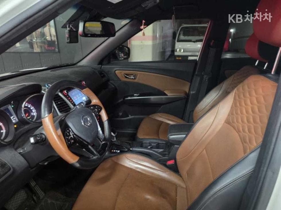 KG Mobility Tivoli 아머1.6 Diesel 기어 Plus 2WD - 4