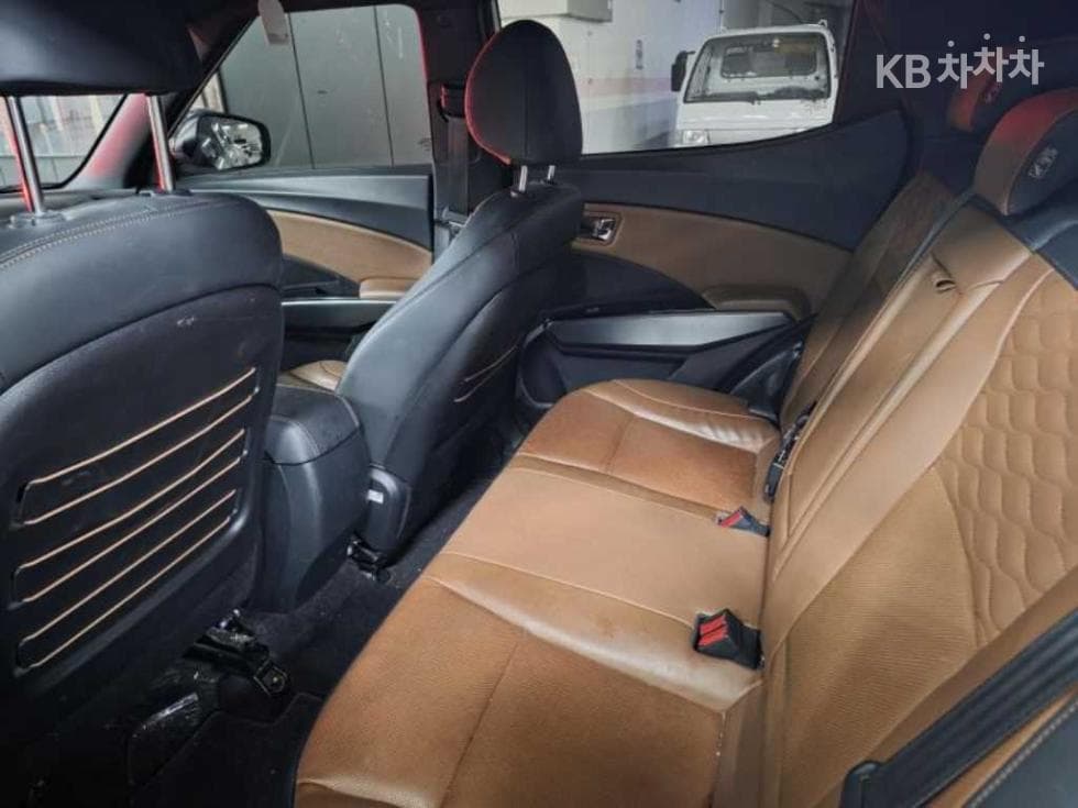 KG Mobility Tivoli 아머1.6 Diesel 기어 Plus 2WD - 5
