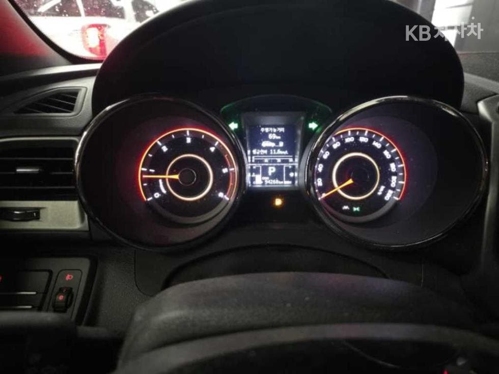 KG Mobility Tivoli 아머1.6 Diesel 기어 Plus 2WD - 7