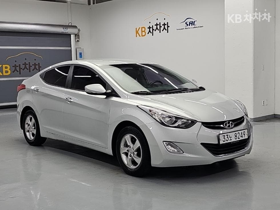Hyundai Avante (Elantra)MDM16 GDi LUXURY - 4