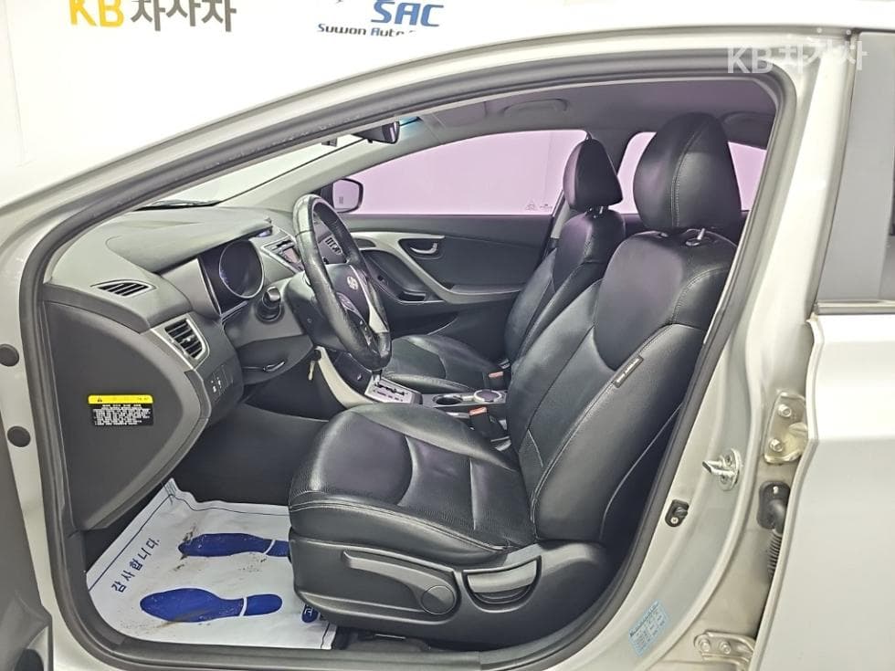 Hyundai Avante (Elantra)MDM16 GDi LUXURY - 11