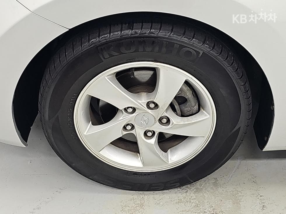 Hyundai Avante (Elantra)MDM16 GDi LUXURY - 18