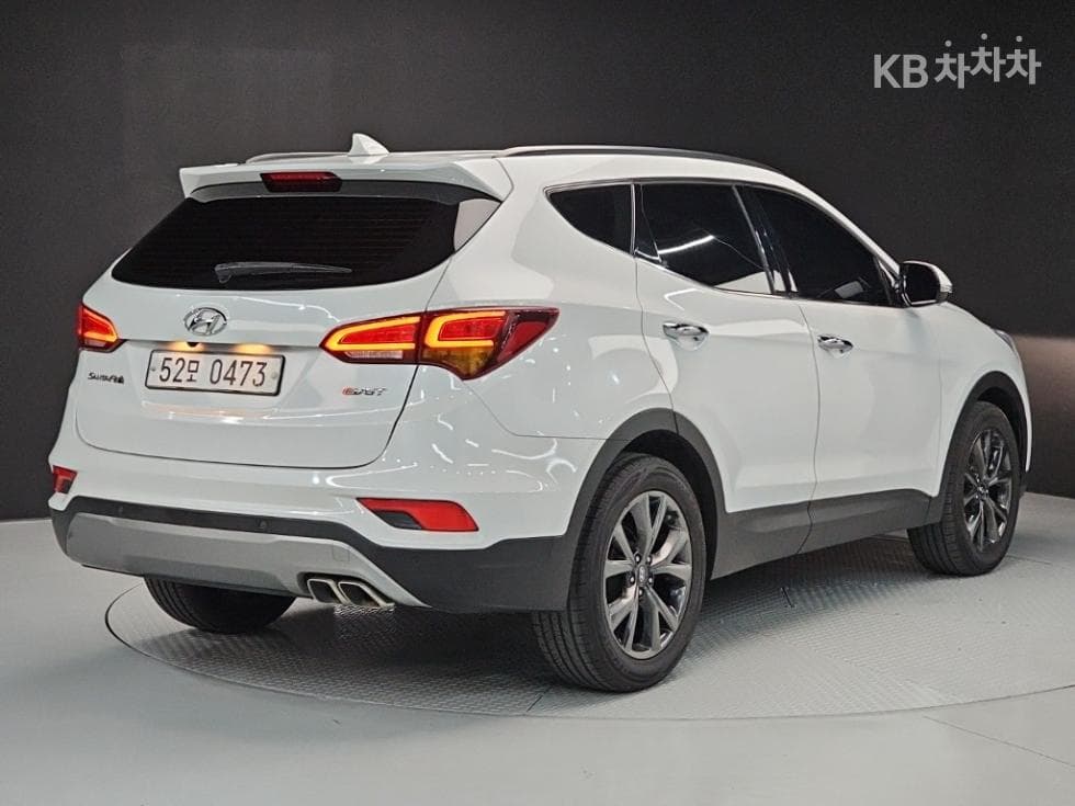Hyundai Santa Fe The PrimeDiesel R2.2 2WD 5-seater Exclusive Special (special feature/edition) - 4