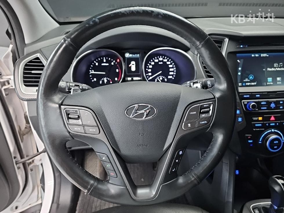 Hyundai Santa Fe The PrimeDiesel R2.2 2WD 5-seater Exclusive Special (special feature/edition) - 9