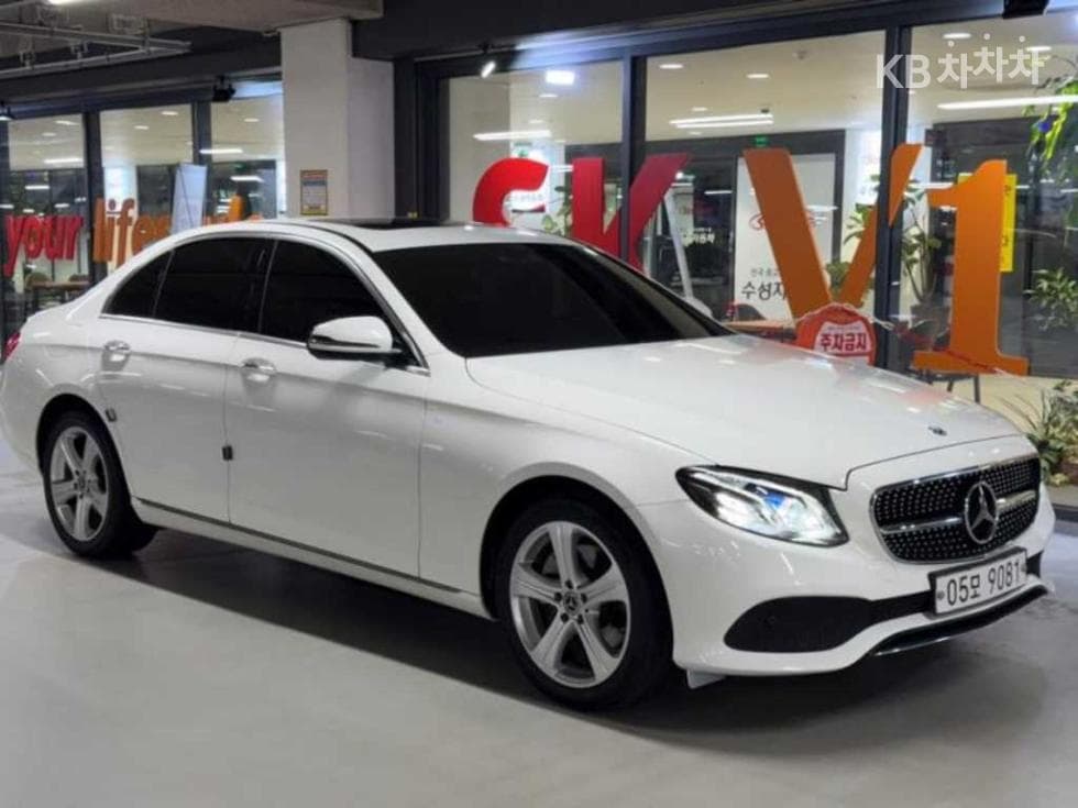 Mercedes-Benz E-Class (W213)E220d Avantgarde - 2