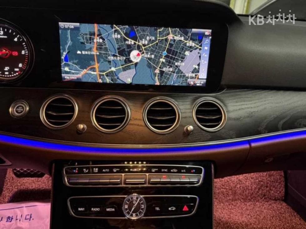 Mercedes-Benz E-Class (W213)E220d Avantgarde - 10