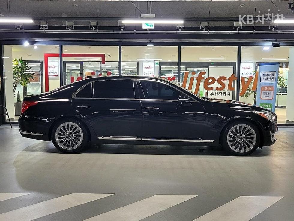 Genesis EQ9003.8 GDI AWD Prestige - 3