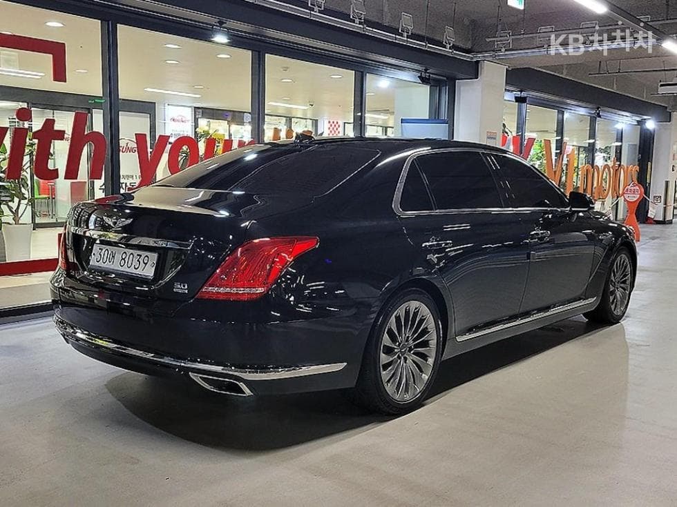 Genesis EQ9003.8 GDI AWD Prestige - 4