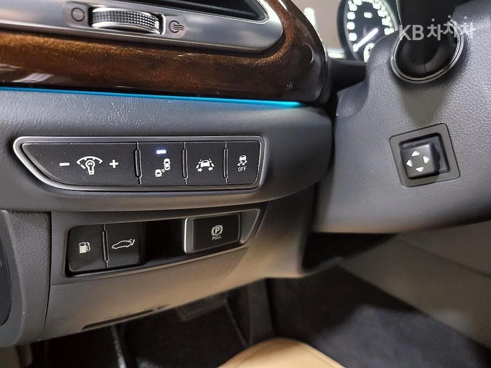 Genesis EQ9003.8 GDI AWD Prestige - 14