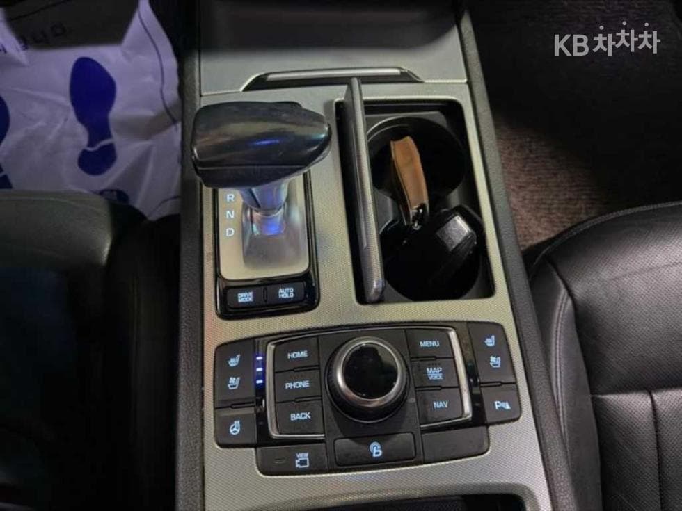 Genesis G803.3 GDI AWD Premium Luxury - 12