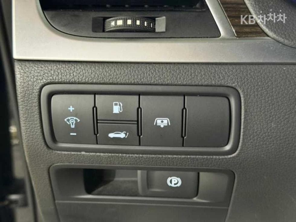 Genesis G803.3 GDI AWD Premium Luxury - 13