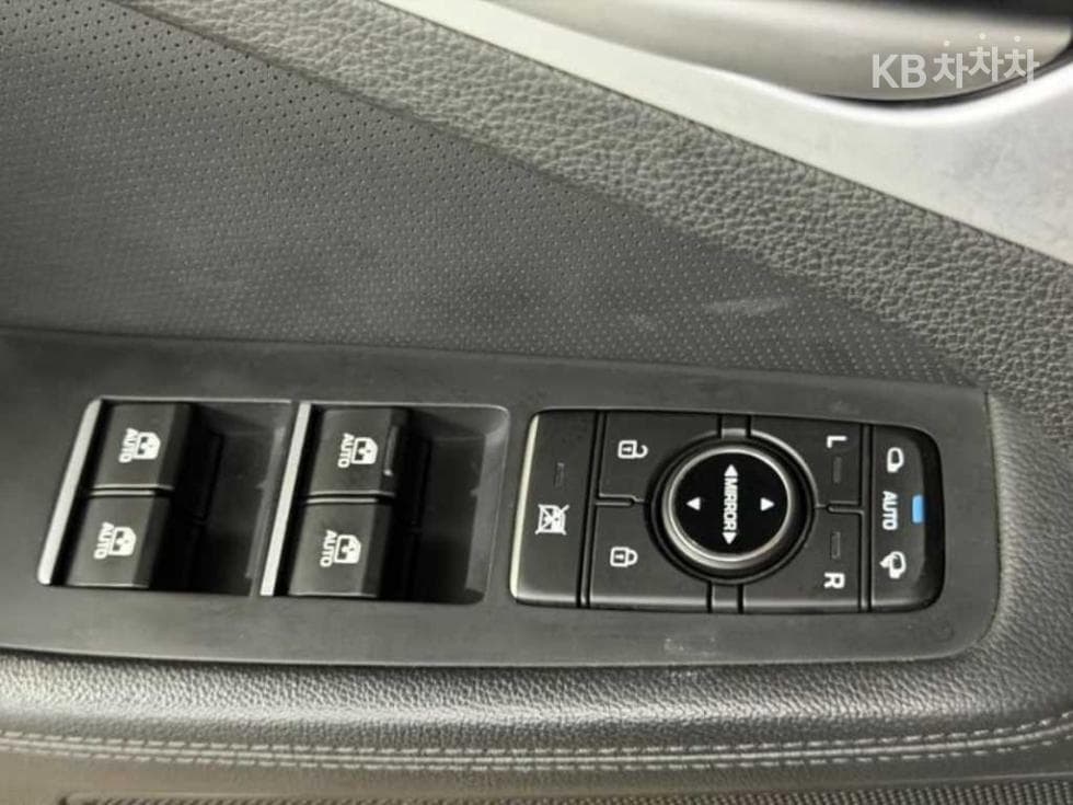 Genesis G803.3 GDI AWD Premium Luxury - 14