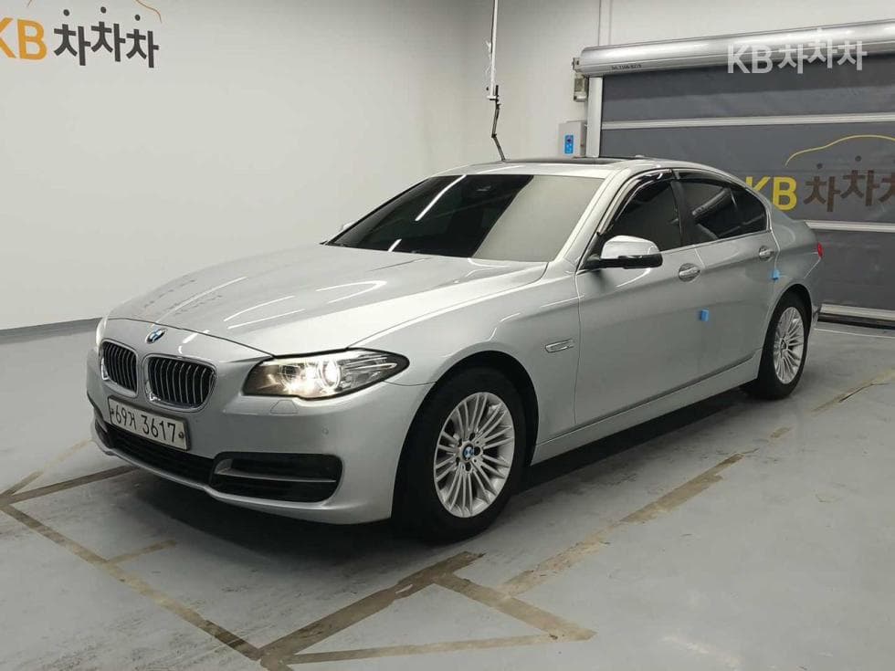 BMW 5 Series 520d - Image 1