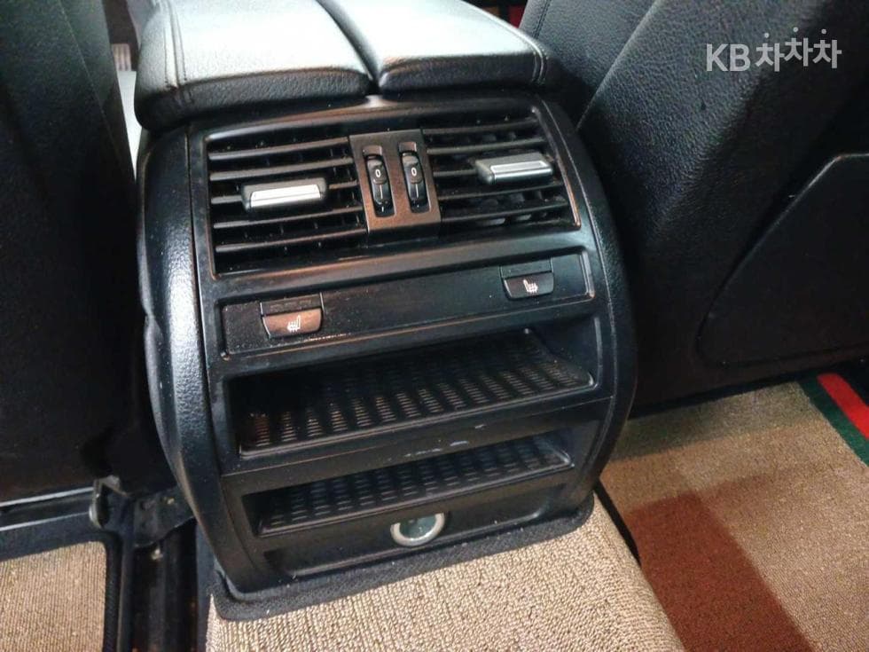 BMW 5 Series520d - 12
