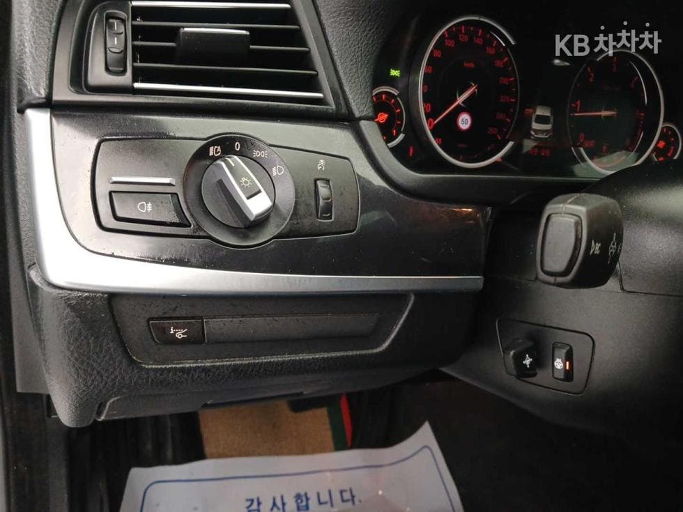 BMW 5 Series520d - 21