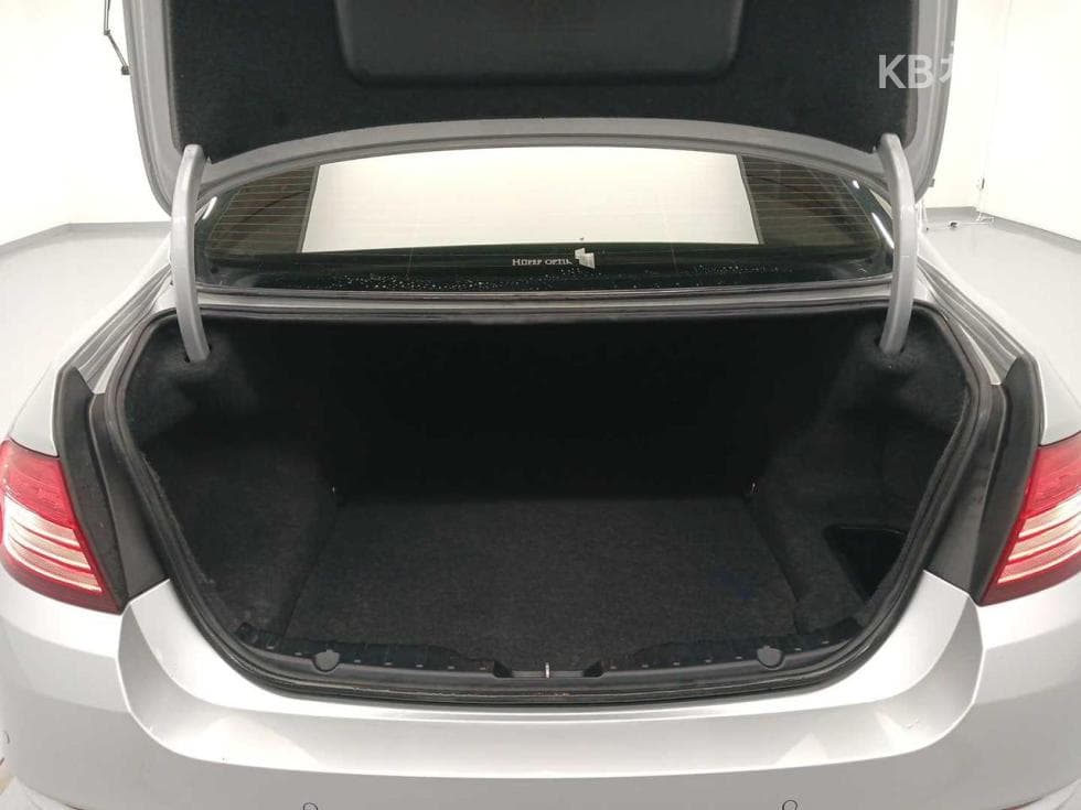 BMW 5 Series520d - 22