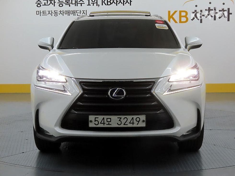 Lexus NX (Lexus SUV)300h Сюприм (висок клас) - 2