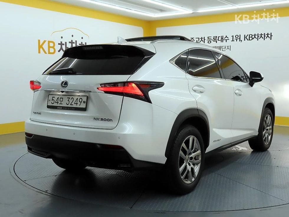 Lexus NX (Lexus SUV)300h Сюприм (висок клас) - 4