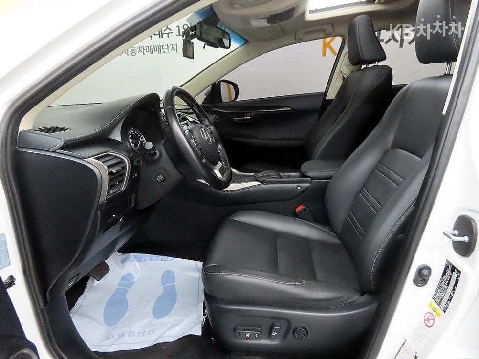 Lexus NX (Lexus SUV)300h Сюприм (висок клас) - 6