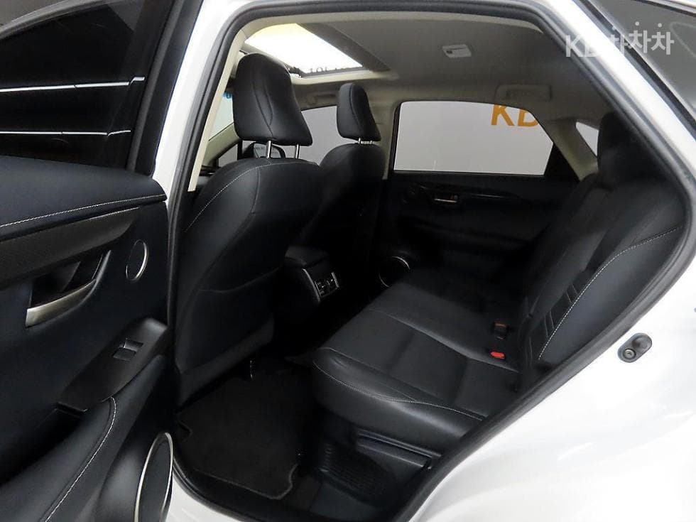 Lexus NX (Lexus SUV)300h Сюприм (висок клас) - 7