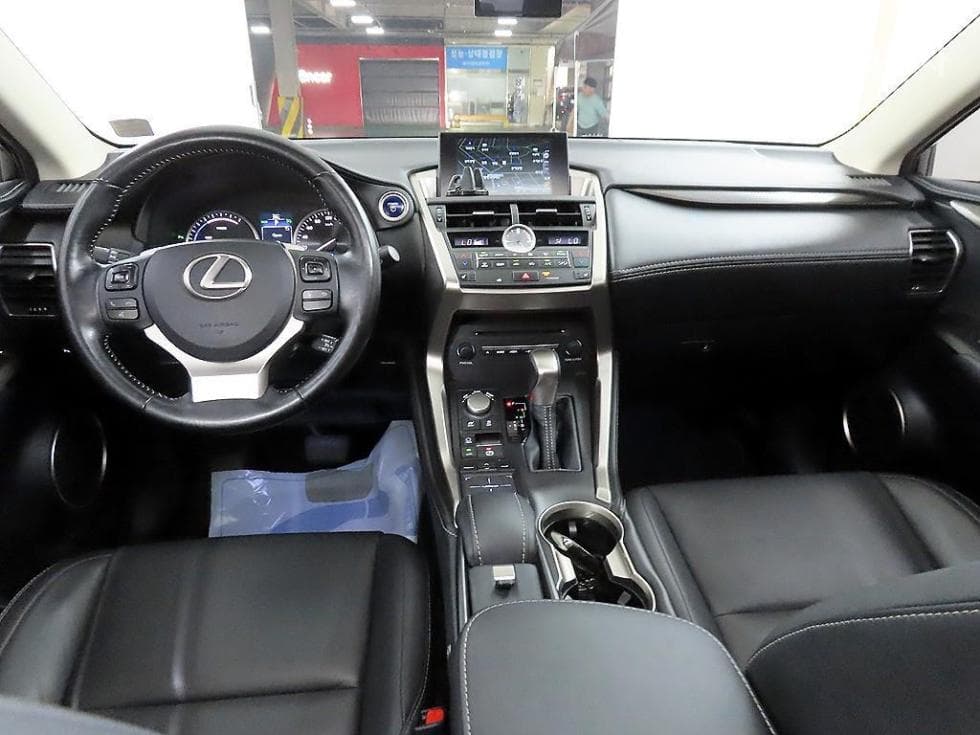 Lexus NX (Lexus SUV)300h Сюприм (висок клас) - 8