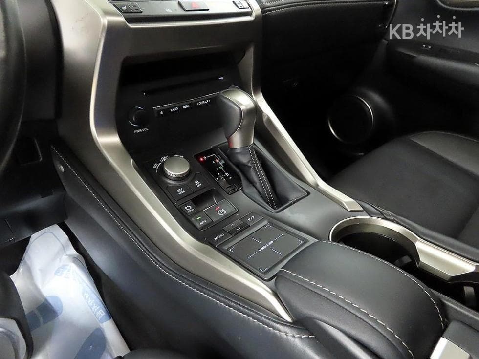 Lexus NX (Lexus SUV)300h Сюприм (висок клас) - 10