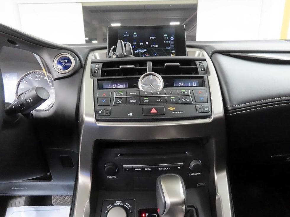 Lexus NX (Lexus SUV)300h Сюприм (висок клас) - 11