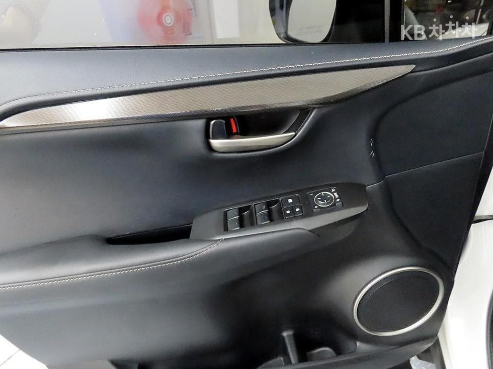 Lexus NX (Lexus SUV)300h Сюприм (висок клас) - 17